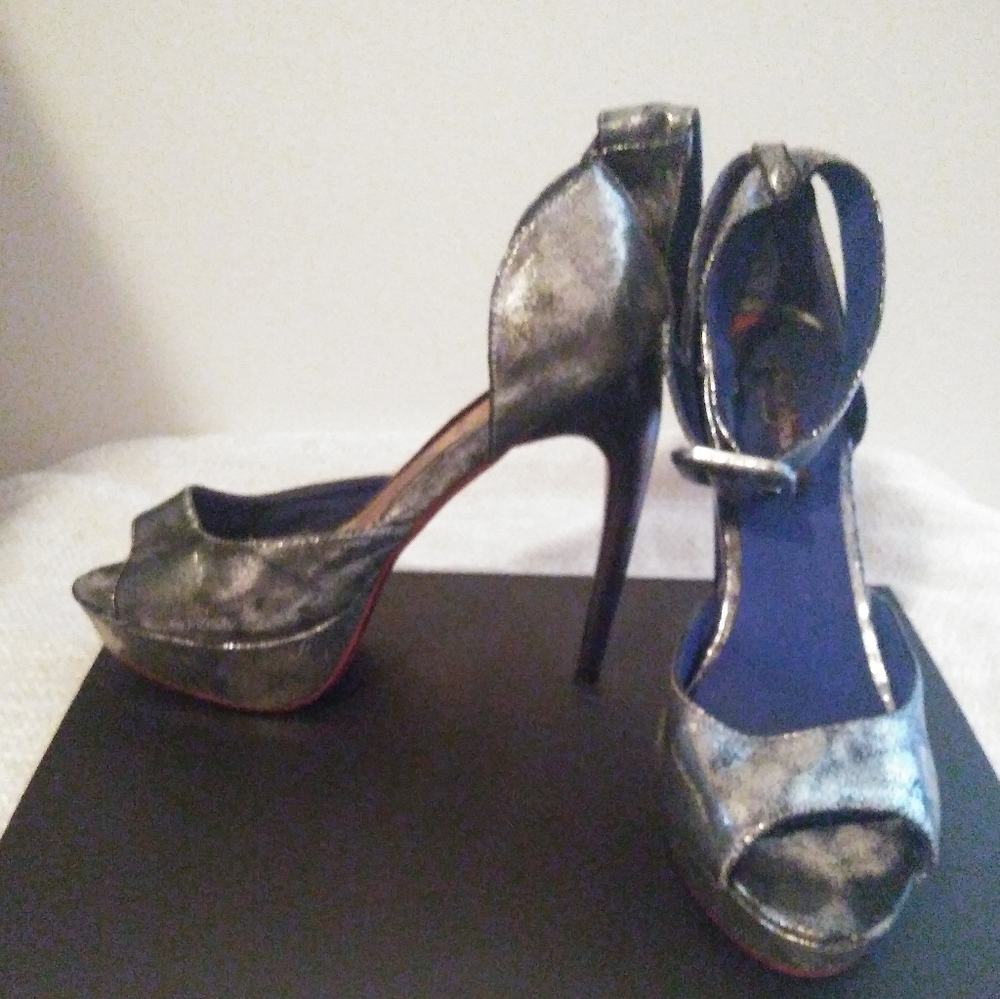 Gunmetal platform
